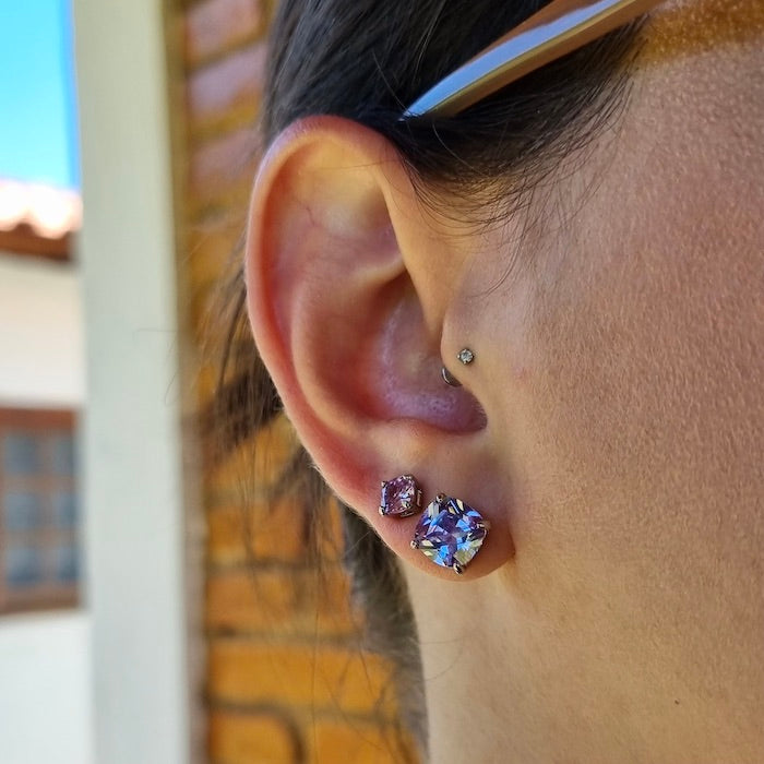 Brinco Ponto de Luz Ametista Pequeno