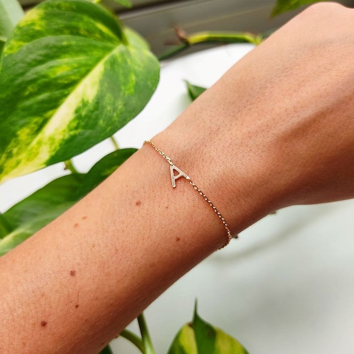 Pulseira Letra de Lado