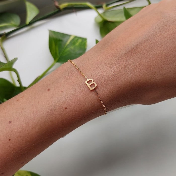 Pulseira Letra de Lado