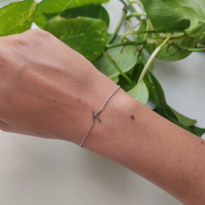 Pulseira Letra de Lado