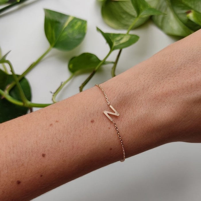 Pulseira Letra de Lado