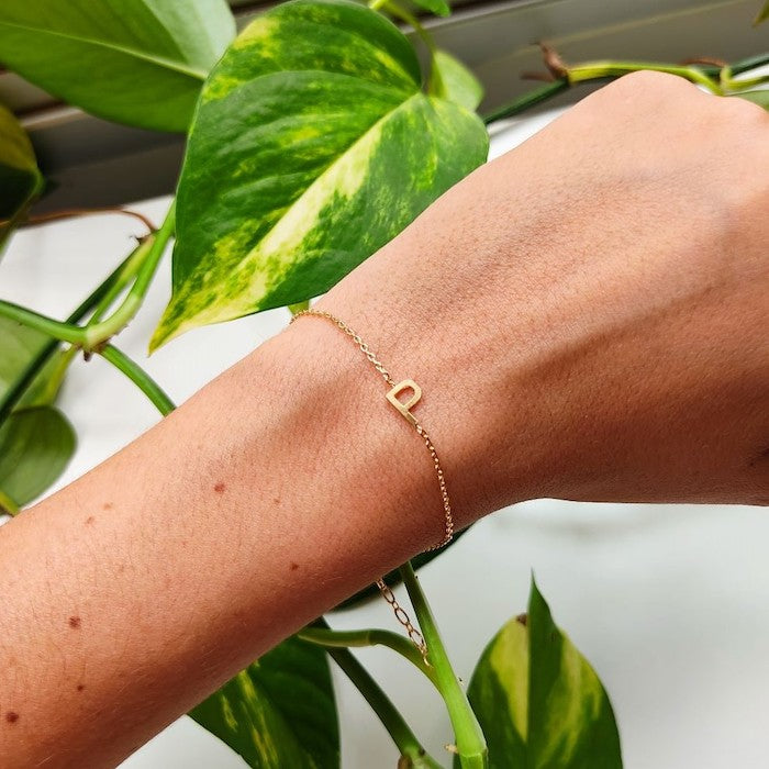 Pulseira Letra de Lado