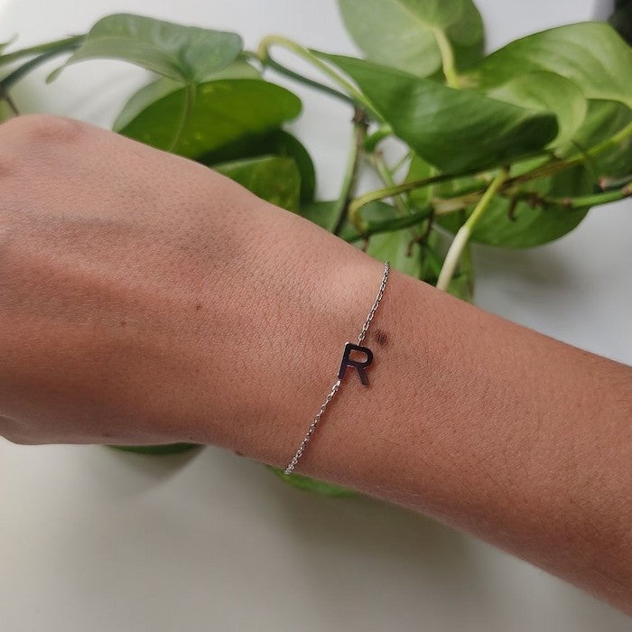 Pulseira Letra de Lado