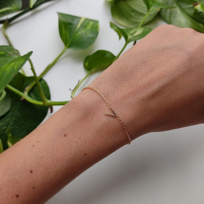 Pulseira Letra de Lado