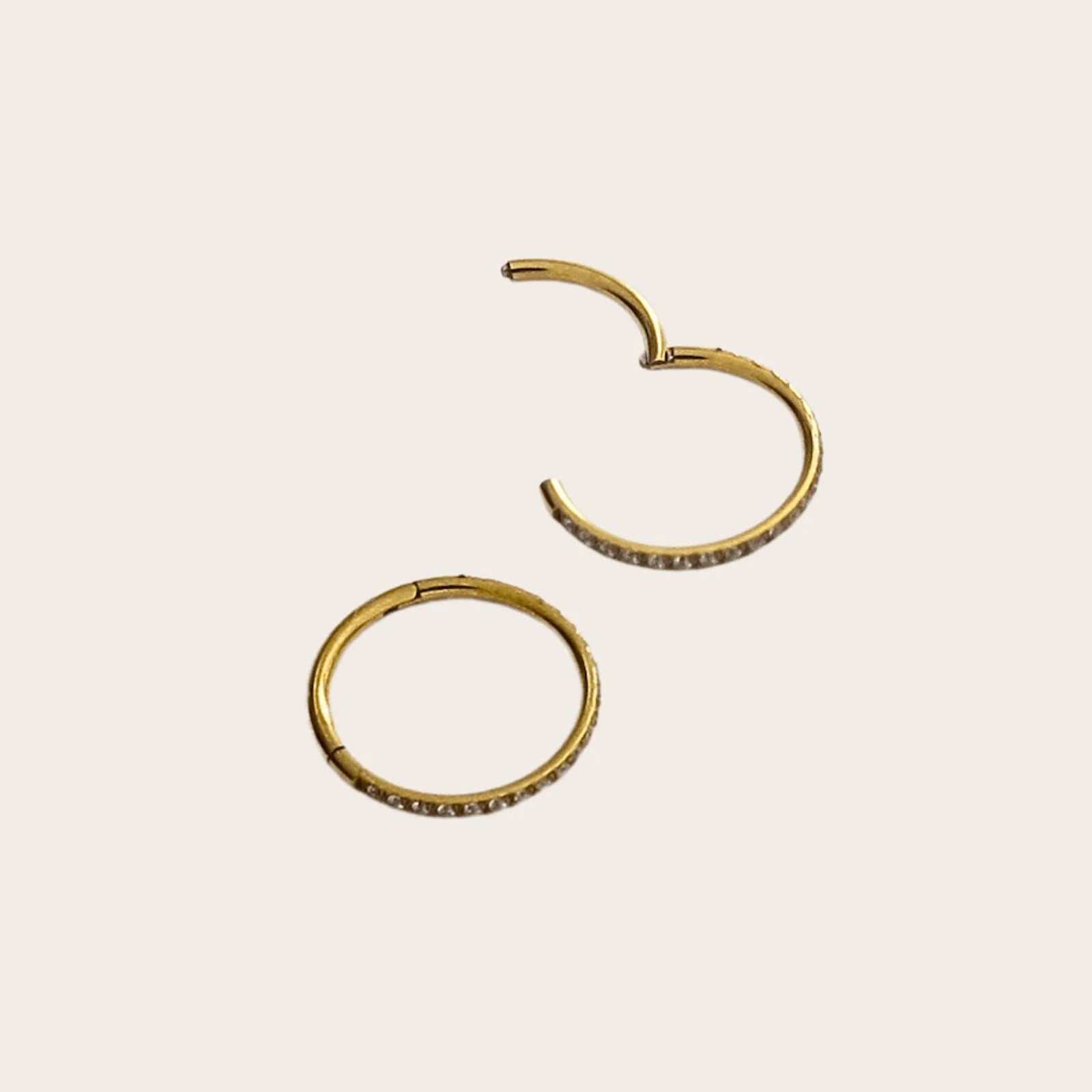 Piercing Argola Segmentada Cravejada Ouro