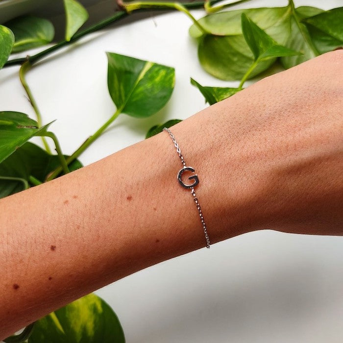 Pulseira Letra de Lado