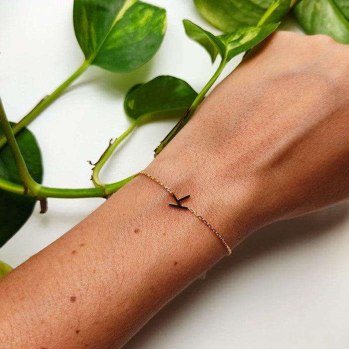 Pulseira Letra de Lado