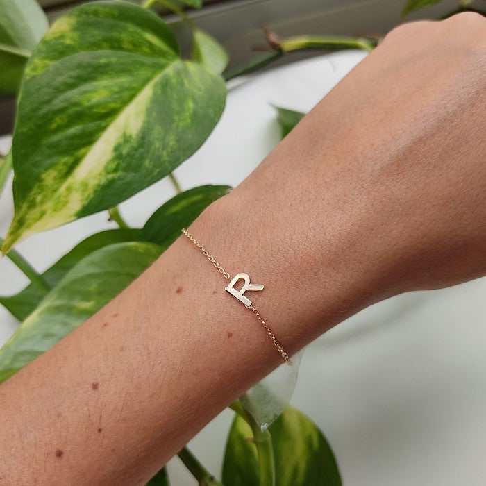 Pulseira Letra de Lado