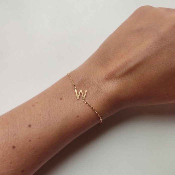 Pulseira Letra de Lado