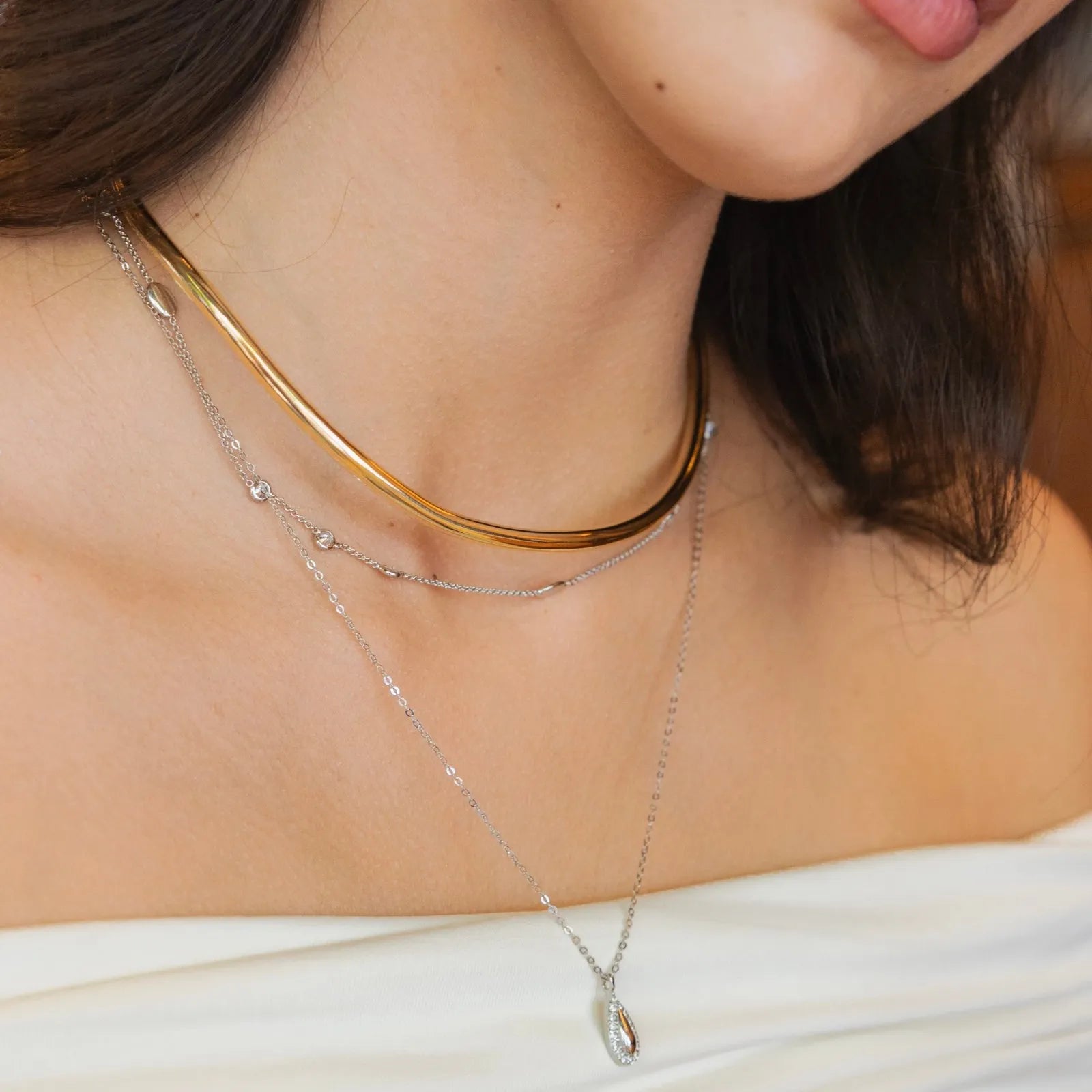 Colar Choker Arco